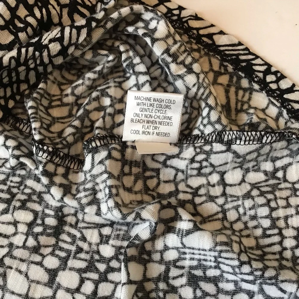Apt 9 Sleeveless Black and White Patterned Women's Top - Picture 12 of 12